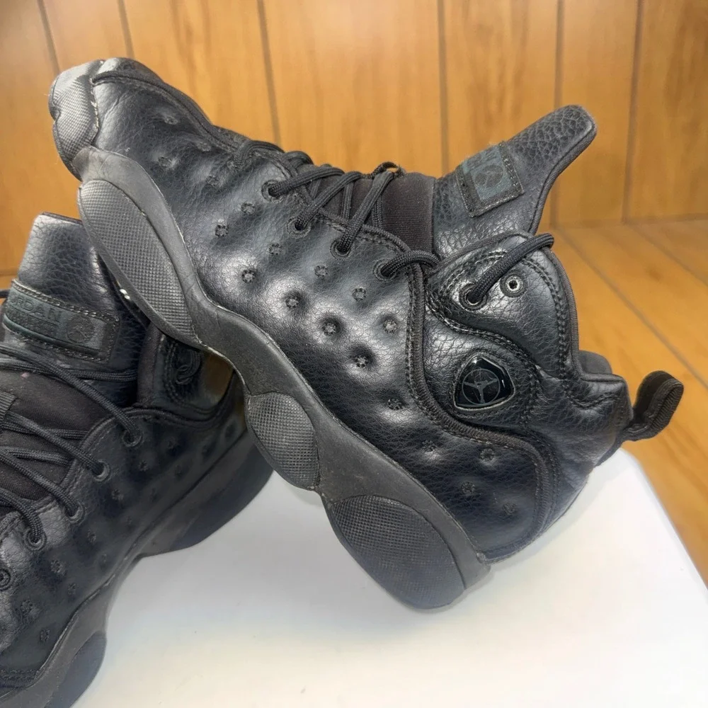 Jordan Team Showcase‎ Triple Black Kids Basketball Shoes 820273-002 Size 7Y
